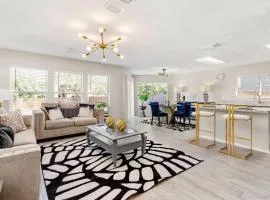 Luxury 4B Getaway near Airport Executive Suite