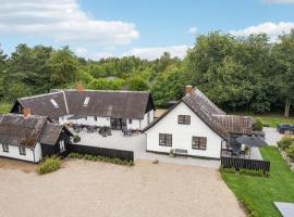 Lovely Home In Nykøbing Sj With Kitchen, hotel v destinaci Nykøbing Sjælland