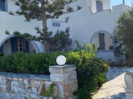 Καπαρές Ενοικιαζόμενα Δωμάτια, ξενοδοχείο στην Αγία Άννα Νάξου