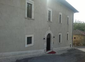 Relais Il Palazzetto, hotel v destinaci Montereale