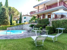 MIA HOUSE GARDEN - Macerata, porzione di villa con piscina, hotel s bazénom v destinácii Macerata