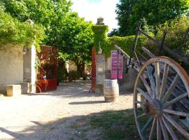 Chateau Le Vergel Authenac, hotel v destinaci Ginestas