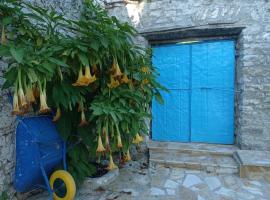 Vintage Mediterranean house: Himarë şehrinde bir kulübe
