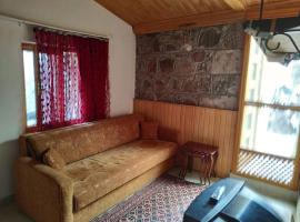 Küçük taş evde otantik bir tatil keyfi…、Ayvacıkの駐車場付きホテル