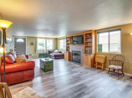 Winchester Bay Vacation Rental Near Dunes and ATV!、リーズポートの宿泊施設