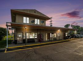 Great Lakes Inn & Suites: South Haven şehrinde bir otel