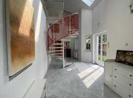 Modernes Haus in Parndorf, vacation home in Parndorf