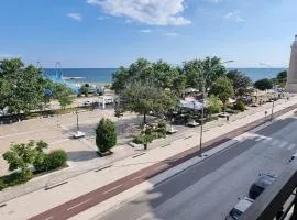 Amazing sea view apartment in the city center!