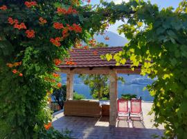 Holiday house, hytte i Kotor