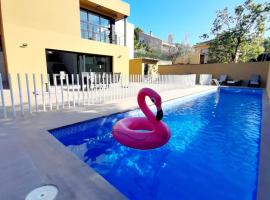Experience Valencia Bnb - Luxury Apartment Naquera Chalet 298 con Piscina: Náquera'da bir dağ evi