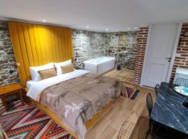 "Villa 70" Guesthouse, hotel a Gjirokastër
