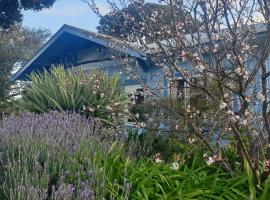 Pohutukawa Villa, holiday home in Waipureko