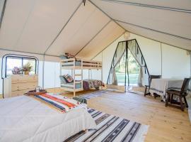 Starlit Nights during Natures Cozy Retreat、Cassvilleのラグジュアリーテント