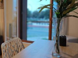 Paris & Disney - LES BORDS DE MARNE, Hotel in Meaux