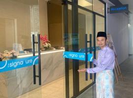 The Signature Serviced Suites Puchong, hotel in Puchong