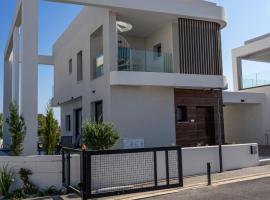 NISSI 4 Bedroom sea view villa, מלון באיה נאפה