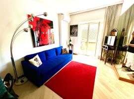 Very Central suite apartment with 1bedroom next to the underground train station Monaco and 6min from casino place, feriebolig i Monte Carlo