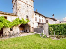 Awesome Home In Premariacco With Wifi, hotel económico em Premariacco