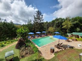 Lawns Hotel, hotel cerca de Derema Waterfall Parking, Lushoto