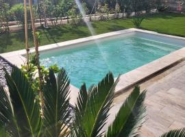Maison avec piscine Côte d'Azur，斯涅河畔奧日布的飯店