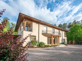 Gościniec Jędruś، فندق في دابكي