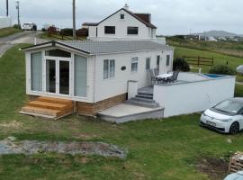 Cascade Lodge & Hot Tub, cabin in Donegal