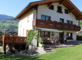 9 persons apartment Haus Anna Louise, hotel a Niedernsill