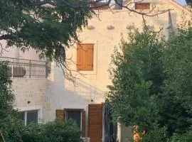 La BellaSu House in house