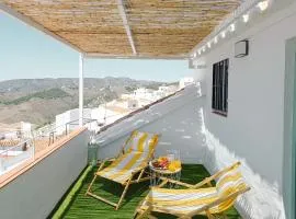 Las Pizarrillas: tu hogar en este blanco pueblo