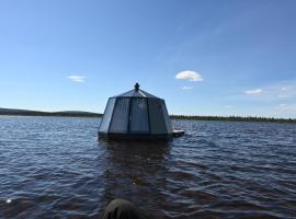 Laponia Sky Hut, отель с парковкой в Елливаре