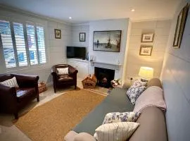 Stylish 3BR Cowes Cottage Close To The Waterfront