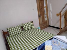 Homestay RnJ, hotel with parking in Licin