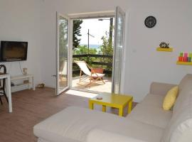 Apartment in Maslenica (Beach 100m), Zadar County, hotel u Jasenicama
