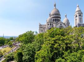 In front of The Sacre C&oelig;ur - 2 bedrooms with elevator