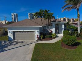 5* 3 BR 3 BA Home 4 min walk to beach & JW Marriott w/heated pool, hotel v destinaci Marco Island