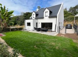 Maison spacieuse, centre sarzeau, ξενοδοχείο σε Sarzeau