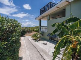 Unbounded Horizons:Serene home with Panoramic view, cabana o cottage a Savaneta