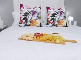 The Lofts Luxury Suites, hotel di Windhoek