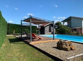 Gîte ferme équestre avec piscine: Castex şehrinde bir ucuz otel