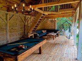 Paaryski Zakątek, Domki na Roztoczu, hotelli kohteessa Pary