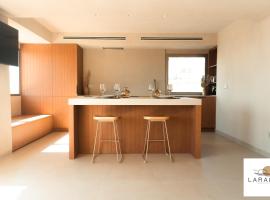 Larala 02 - Nuevo apartamento en la playa del Arenal con vistas al mar, hotel keluarga di Xabia