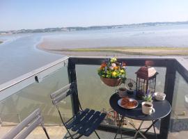 Holiday Let Mistley, hotel with parking in Mistley