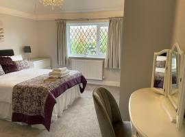 Walton House, hotel with parking in Frinton-on-Sea