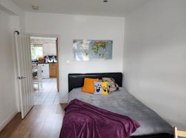 Countryside Home in London, homestay in Shirley