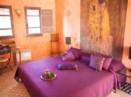 Chambre Taza, Riad 1 Couple only au village naturiste