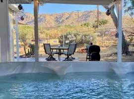 Float Pool, Hot Tub, Sauna, Firepit, BBQ, Telescope, Views, EV Chg,