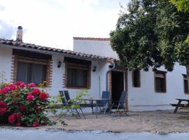 Casa Rural El Riandero – domek wiejski w mieście Linares de la Sierra