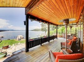 Lakefront property w/boat lift, cabana o cottage a Sagle