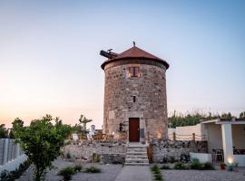 Traditional Windmill, hotel in Lampi