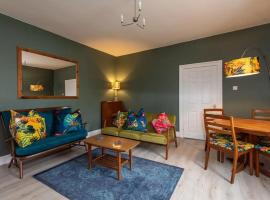 Peaceful Home from Home - Spacious 3 Bedroom House Accommodating 7 - Ideal for Families and Workers, ξενοδοχείο σε Gateshead